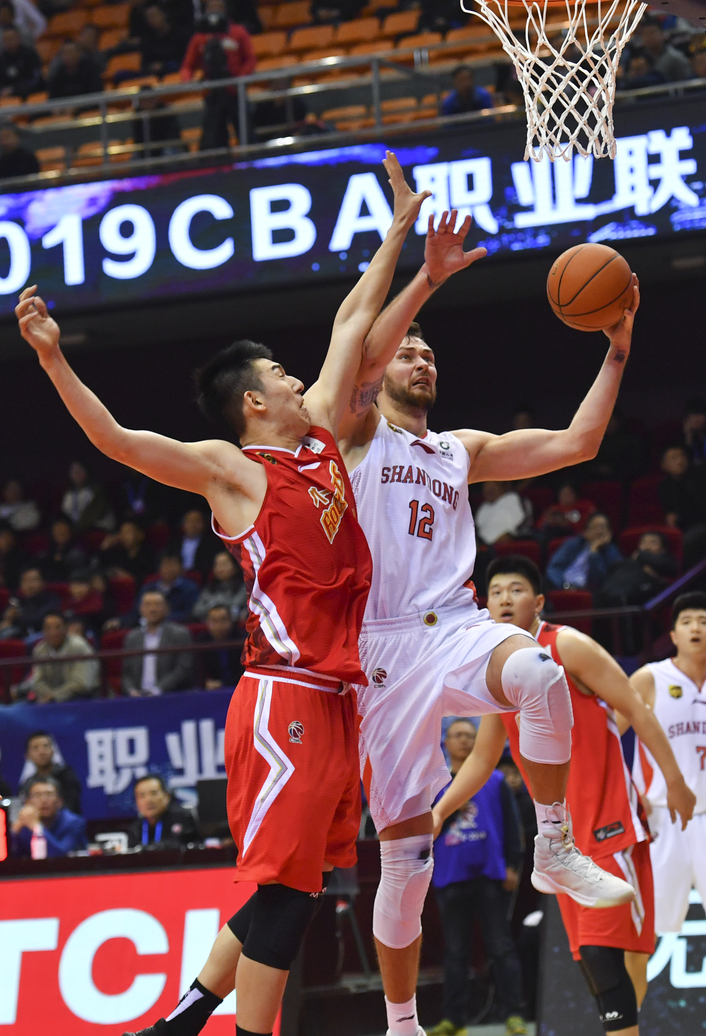 范德比尔特：我们没有慌乱 这就是我们关键时刻9胜0负的原因！（范德比尔特：稳住不慌是我们在关键时刻9战全胜的秘诀）