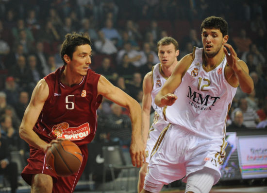 卖奖杯、卖主力、等收购，破产后的球队何去何从（卖杯卖人待接盘：破产球队路在何方）