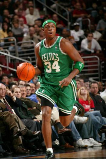 即将复出？灰熊主场战爵士，莫兰特将赠送球迷250张球票（莫兰特复出在即？灰熊主场迎战爵士，将向球迷赠送250张球票）