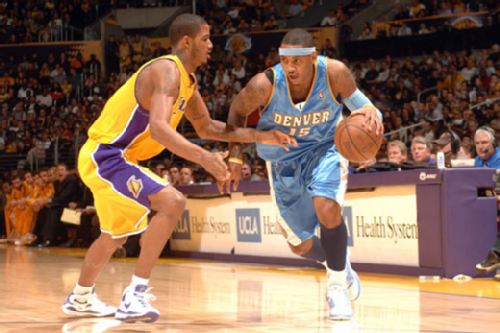 唐斯谈迈克-布朗：我们还在适应他的体系 他的执教能力出色（唐斯：我们仍在适应迈克-布朗的体系，他的执教能力十分优秀）