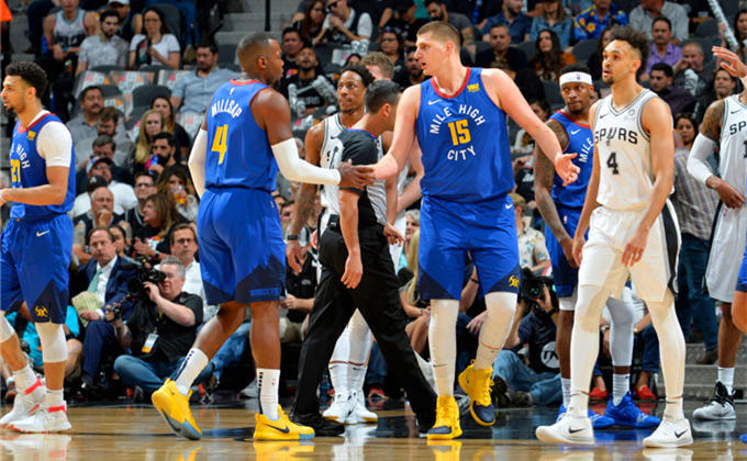 欧洲多家媒体批评莱万飞点：他罚出西甲史上最糟糕的点球之一（欧媒齐批莱万点球踢飞：堪称西甲历史最差之一）