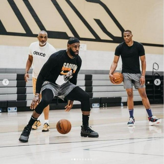 法媒：姆巴佩要求冻结大巴黎账户被驳回，被判罚款3000欧元（法媒称姆巴佩冻结巴黎圣日耳曼账户申请遭拒，并被罚款3000欧元）