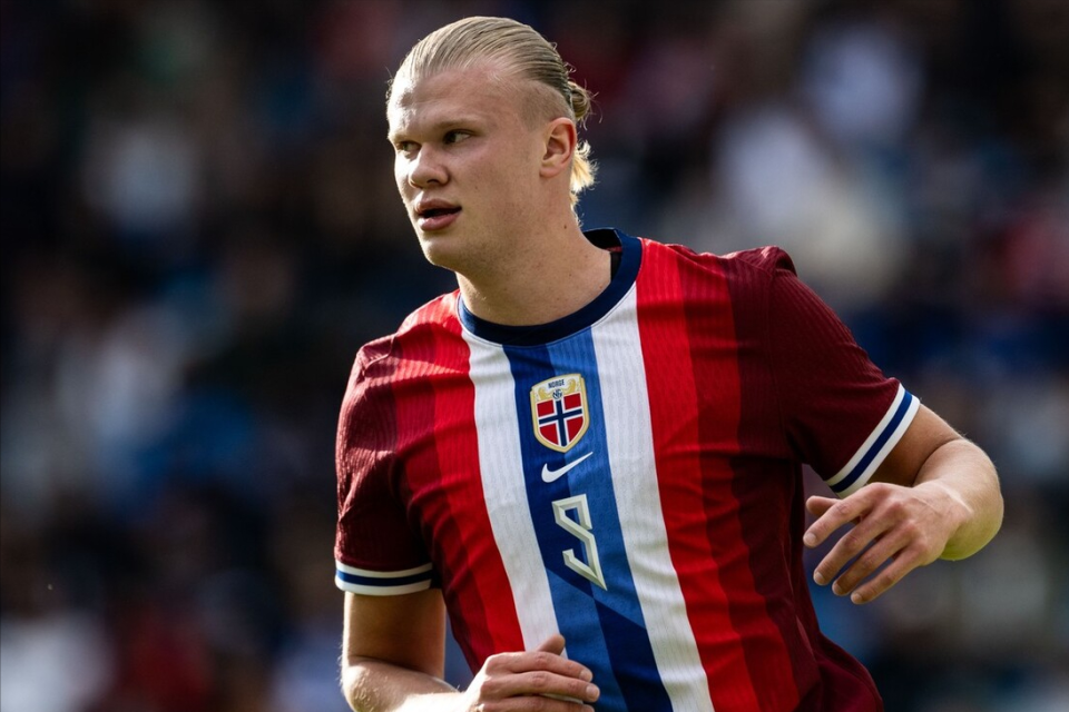 半场战报：海登海姆0-1门兴格拉德巴赫，凯文-迪克斯点射（半场战况：门兴格拉德巴赫1-0领先海登海姆，凯文-迪克斯点球破门）