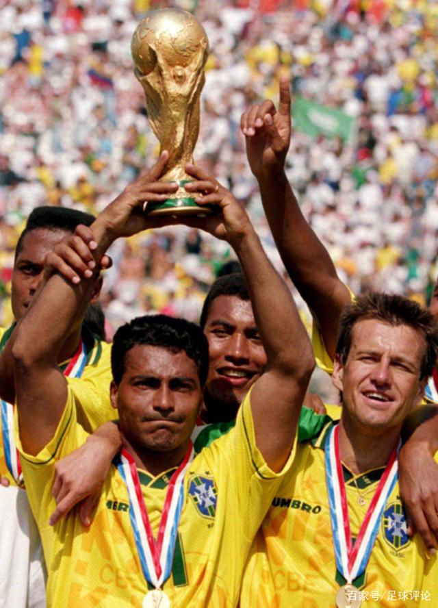 记者：职业联赛颁奖礼时隔6年恢复，拟于12月12日在上海举行（记者：职业联赛颁奖典礼阔别六年重启，拟定于12月12日在上海举行）