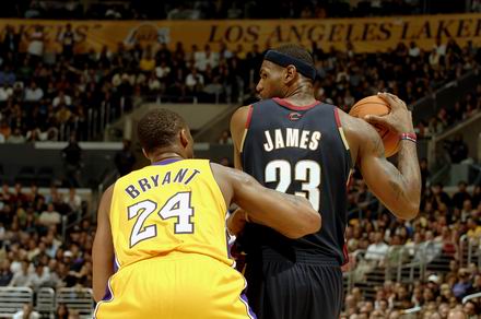 都体：尤文将采用四后卫体系，斯帕莱蒂计划推行4-3-2-1阵型（都灵体育报：尤文或改打四后卫，斯帕莱蒂拟推行4-3-2-1阵型）