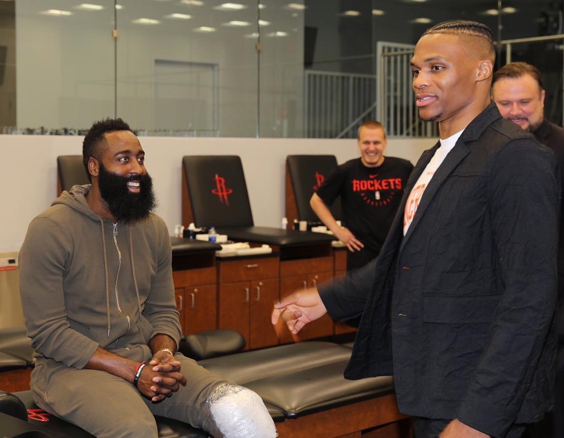 美媒：爱德华兹这场比赛就是打给扬尼斯看的，他在招募（美媒：爱德华兹此役专为扬尼斯而战，意在招募）