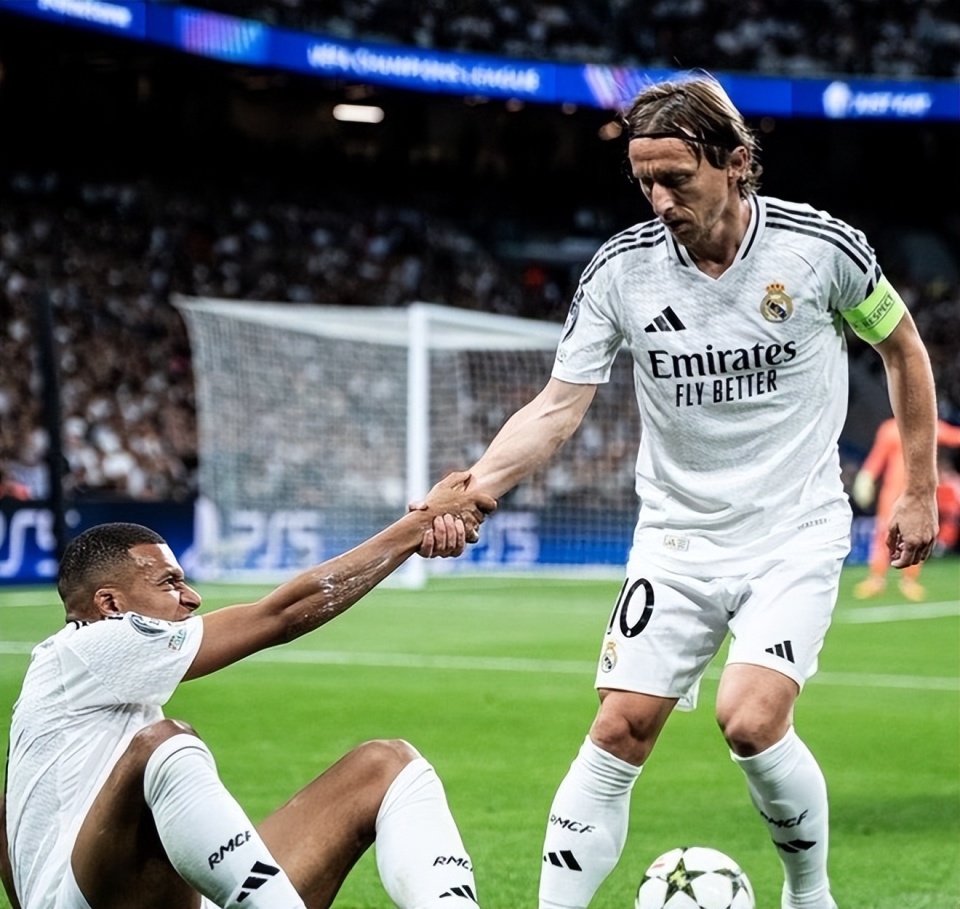 纳帅谈施蒂勒落选：和球员沟通过了，斯图加特对此不满才正常（纳帅谈斯蒂勒无缘名单：已与其沟通，斯图加特不满合乎常理）