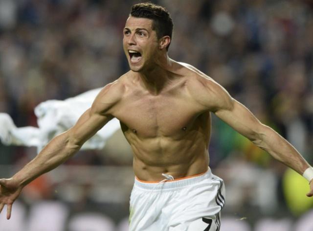 19岁212天，麦利是纽卡队史第二年轻在英超单场传射的球员（年仅19岁212天，麦利成纽卡史上英超单场传射第二年轻球员）