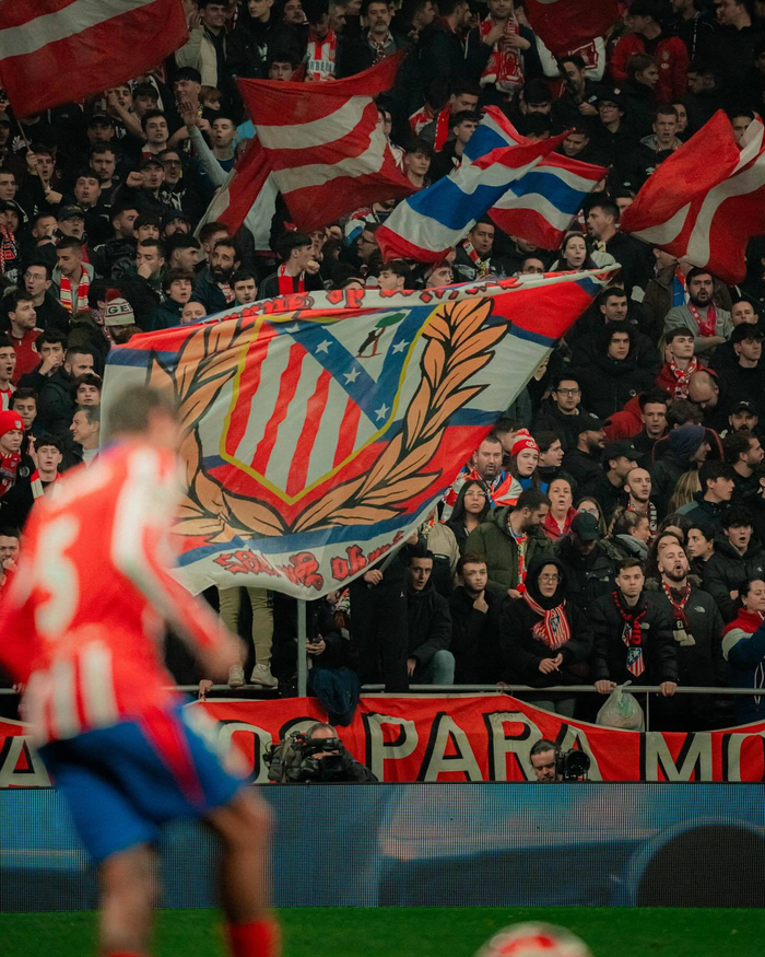 前锋突破造点，射门造成点球机会（前锋突入禁区造点，射门逼出点球）