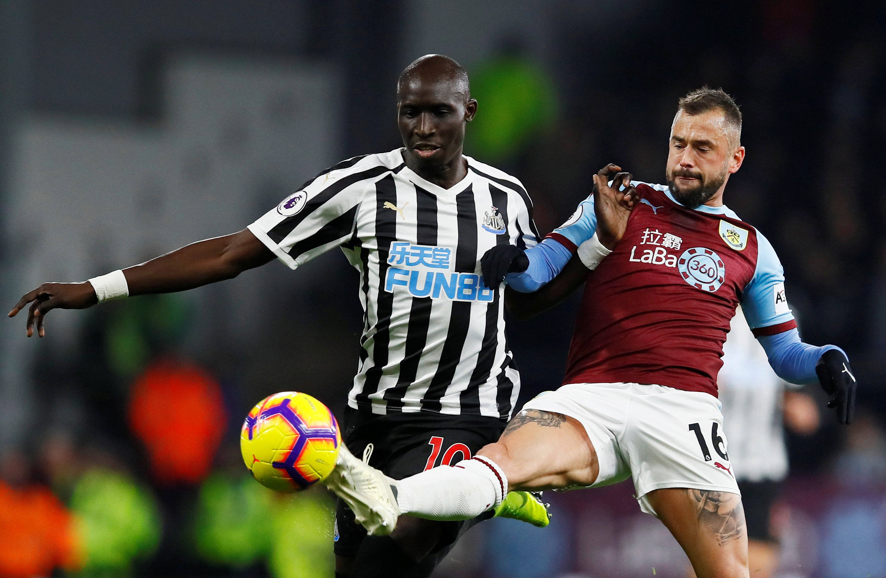 青木霍伦双响，圆神拉师傅状态火热：离开曼联的他们“都活了”（青木霍伦各收双响，圆神拉师傅手感正热：脱离曼联后统统复活）