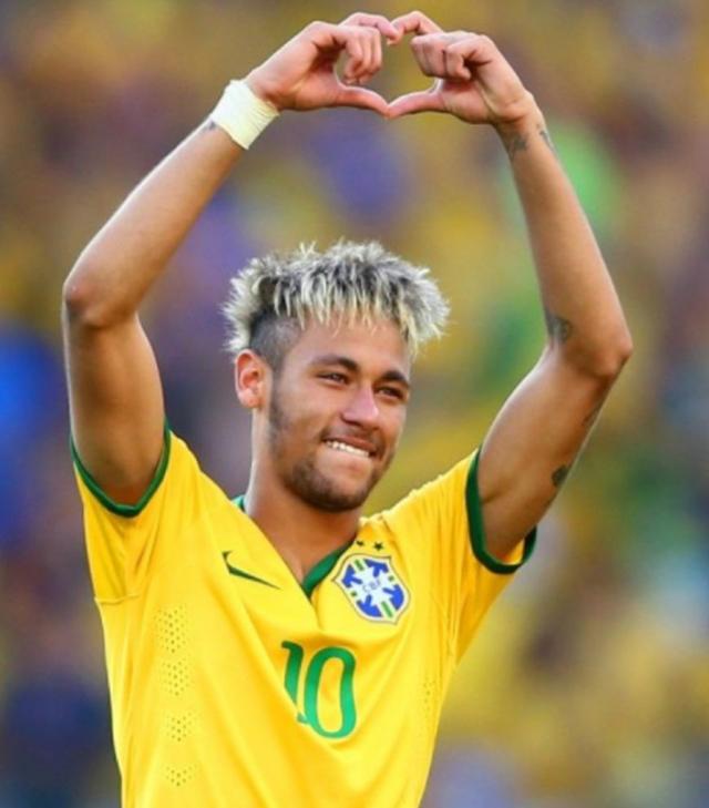 活力十足！伊森连续拿分 帮助火箭保持场上优势（能量爆棚！伊森连连得分助火箭稳住场上优势）