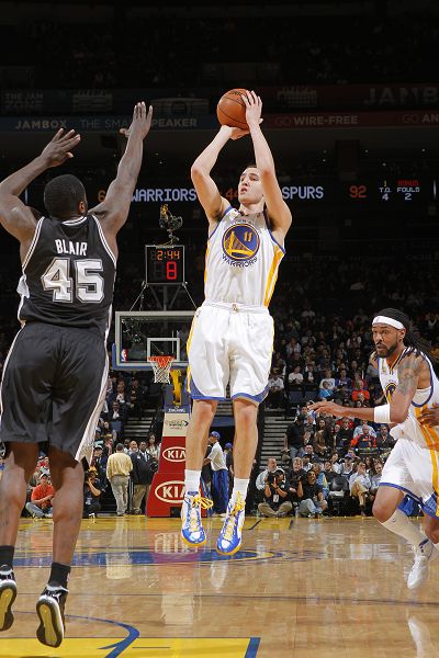 双喜临门，阿莱格里成为米兰队史第七位百胜主帅（喜讯频传，阿莱格里成米兰史上第七位百胜主帅）