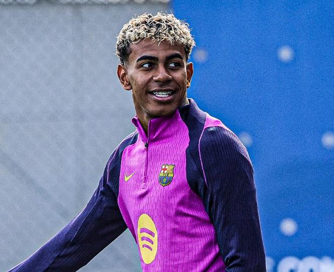 中超赛场争议判罚：VAR判罚引发热议,（中超判罚风波：VAR介入惹争议）