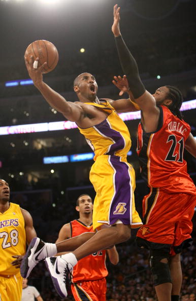 乒乓球混合团体世界杯：中国队六连胜领跑积分榜（乒乓球混合团体世界杯：中国队豪取六连胜登顶积分榜）