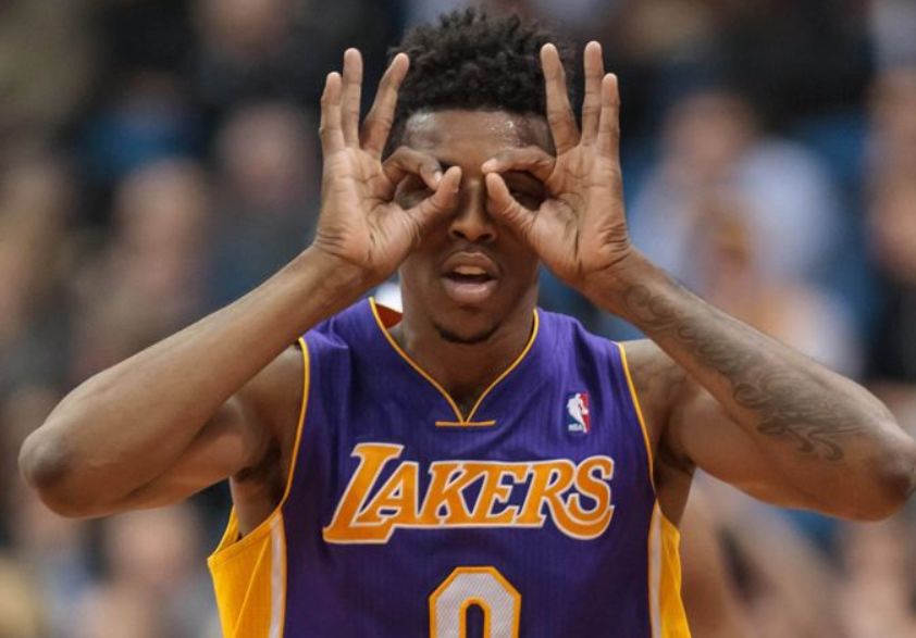 冲击全明星！杜伦半场9投6中&罚球5中4 得到16分6板1帽（杜伦半场高效16分6板1帽：9投6中、罚球5罚4中，剑指全明星）