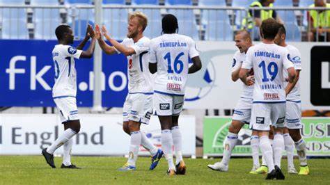 [德甲]吉滕斯边路一条龙突破 小角度劲射破门.