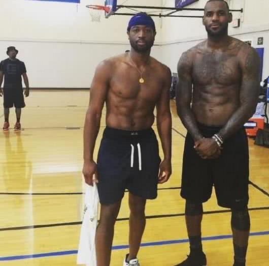 中超第14輪廣州隊4-1深圳隊 韋世豪世界波雙響楊立瑜破門.